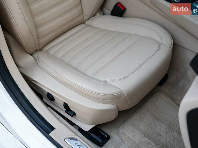 Білий Альфа Ромео Джулія, об'ємом двигуна 2 л та пробігом 43 тис. км за 21999 $, фото 37 на Automoto.ua