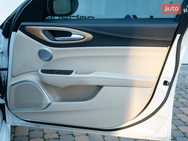 Білий Альфа Ромео Джулія, об'ємом двигуна 2 л та пробігом 43 тис. км за 21999 $, фото 35 на Automoto.ua