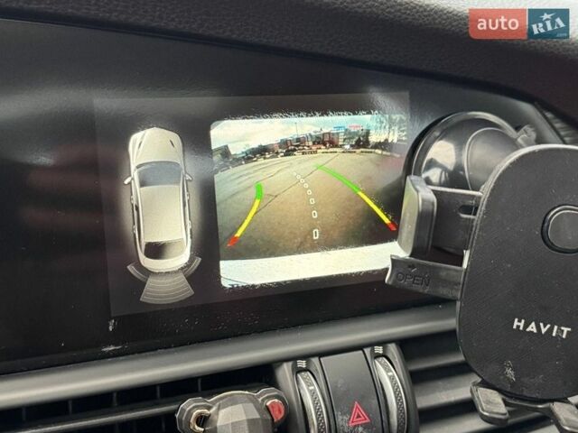 Белый Альфа Ромео Джулия, объемом двигателя 2 л и пробегом 59 тыс. км за 23490 $, фото 29 на Automoto.ua