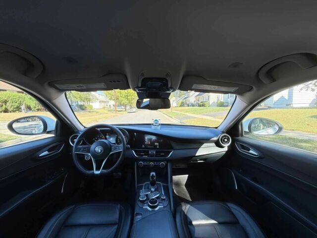 Белый Альфа Ромео Джулия, объемом двигателя 2 л и пробегом 33 тыс. км за 5000 $, фото 10 на Automoto.ua