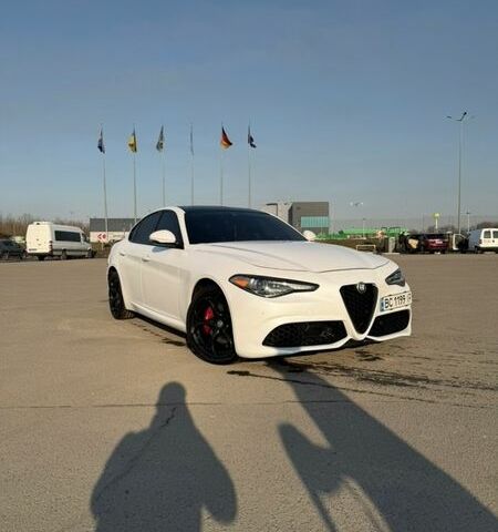 Білий Альфа Ромео Джулія, об'ємом двигуна 2 л та пробігом 89 тис. км за 23000 $, фото 2 на Automoto.ua