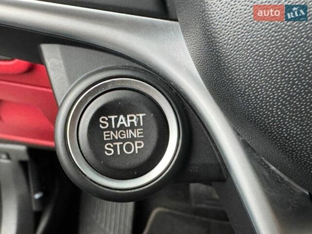 Белый Альфа Ромео Джулия, объемом двигателя 2 л и пробегом 59 тыс. км за 23490 $, фото 25 на Automoto.ua