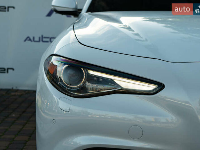 Білий Альфа Ромео Джулія, об'ємом двигуна 2 л та пробігом 43 тис. км за 21999 $, фото 3 на Automoto.ua