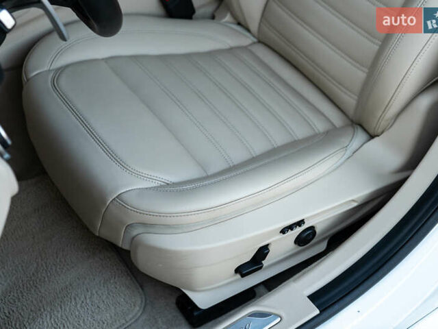 Білий Альфа Ромео Джулія, об'ємом двигуна 2 л та пробігом 43 тис. км за 21999 $, фото 22 на Automoto.ua