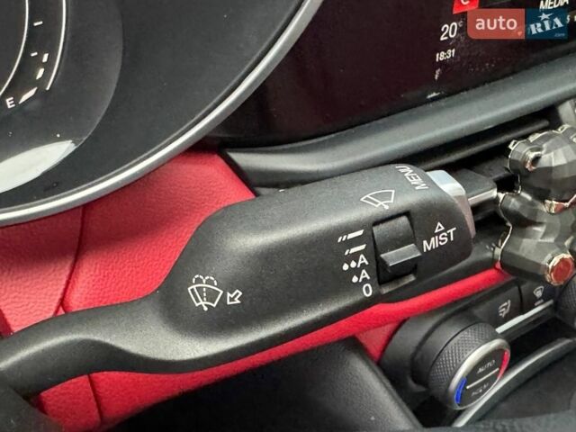 Белый Альфа Ромео Джулия, объемом двигателя 2 л и пробегом 59 тыс. км за 23490 $, фото 23 на Automoto.ua