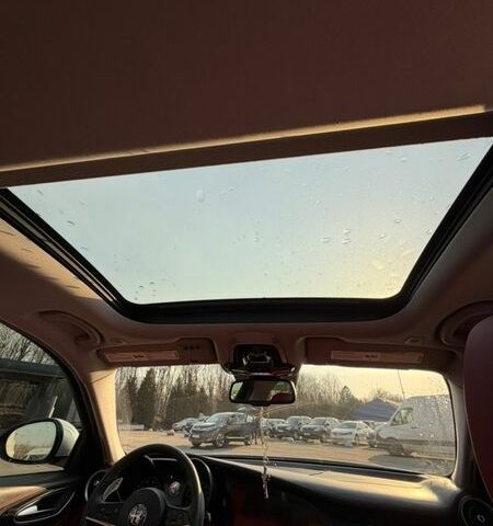 Білий Альфа Ромео Джулія, об'ємом двигуна 2 л та пробігом 89 тис. км за 23000 $, фото 15 на Automoto.ua