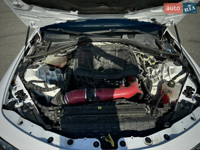 Білий Альфа Ромео Джулія, об'ємом двигуна 2 л та пробігом 103 тис. км за 22900 $, фото 35 на Automoto.ua