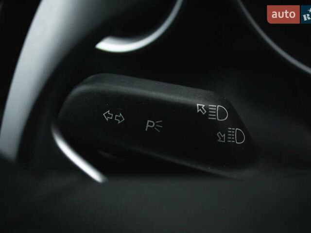 Білий Альфа Ромео Джулія, об'ємом двигуна 2 л та пробігом 21 тис. км за 25000 $, фото 28 на Automoto.ua