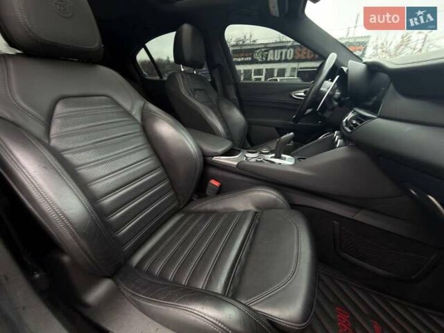 Белый Альфа Ромео Джулия, объемом двигателя 2 л и пробегом 37 тыс. км за 26500 $, фото 21 на Automoto.ua