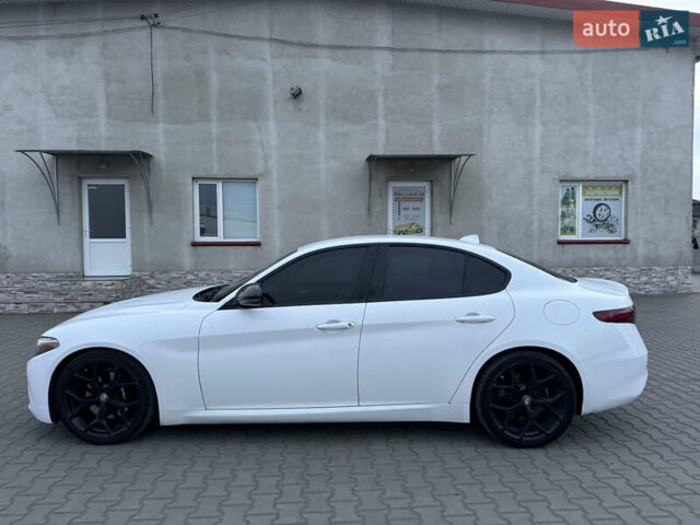 Альфа Ромео Джулия 2019 в Луцке на Automoto.ua Белый Альфа Ромео Джулия, объемом двигателя 2 л и пробегом 177 тыс. км за 15000 $, фото 7 на Automoto.ua