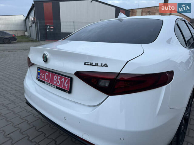 Альфа Ромео Джулия 2019 в Луцке на Automoto.ua Белый Альфа Ромео Джулия, объемом двигателя 2 л и пробегом 177 тыс. км за 15000 $, фото 13 на Automoto.ua