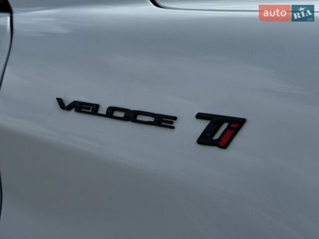 Белый Альфа Ромео Джулия, объемом двигателя 2 л и пробегом 105 тыс. км за 17990 $, фото 36 на Automoto.ua