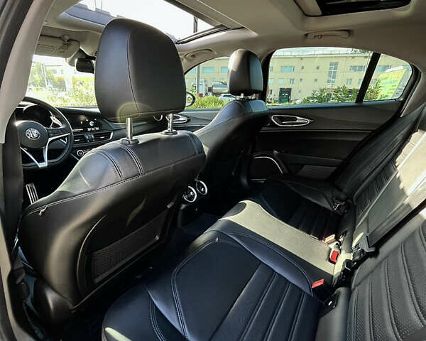 Білий Альфа Ромео Джулія, об'ємом двигуна 2 л та пробігом 103 тис. км за 22900 $, фото 27 на Automoto.ua