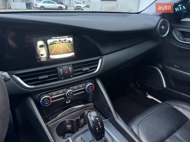 Альфа Ромео Джулия 2019 в Луцке на Automoto.ua Белый Альфа Ромео Джулия, объемом двигателя 2 л и пробегом 177 тыс. км за 15000 $, фото 26 на Automoto.ua