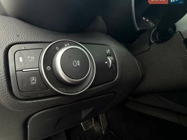 Белый Альфа Ромео Джулия, объемом двигателя 2 л и пробегом 37 тыс. км за 26500 $, фото 32 на Automoto.ua