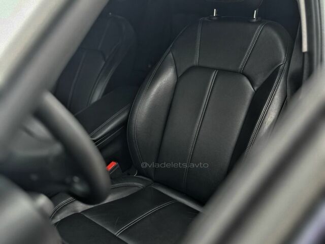 Білий Альфа Ромео Джулія, об'ємом двигуна 2 л та пробігом 109 тис. км за 19999 $, фото 7 на Automoto.ua