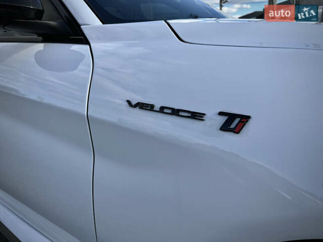 Білий Альфа Ромео Джулія, об'ємом двигуна 2 л та пробігом 103 тис. км за 22900 $, фото 9 на Automoto.ua