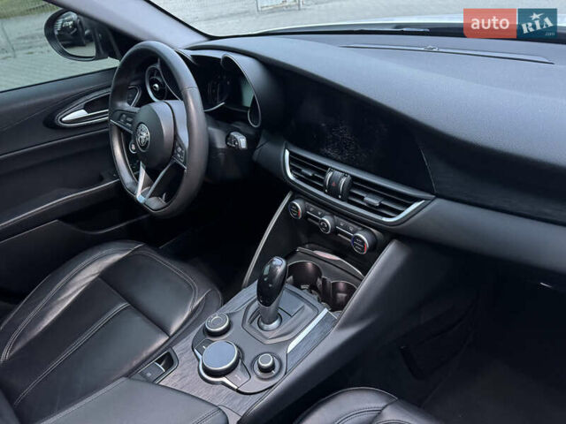 Альфа Ромео Джулия 2019 в Луцке на Automoto.ua Белый Альфа Ромео Джулия, объемом двигателя 2 л и пробегом 177 тыс. км за 15000 $, фото 25 на Automoto.ua