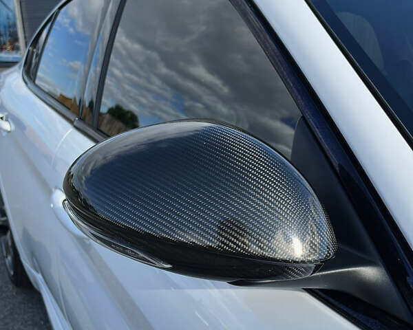 Білий Альфа Ромео Джулія, об'ємом двигуна 2 л та пробігом 103 тис. км за 22900 $, фото 10 на Automoto.ua