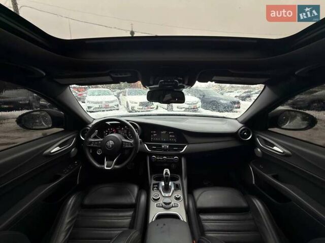 Белый Альфа Ромео Джулия, объемом двигателя 2 л и пробегом 37 тыс. км за 26500 $, фото 13 на Automoto.ua