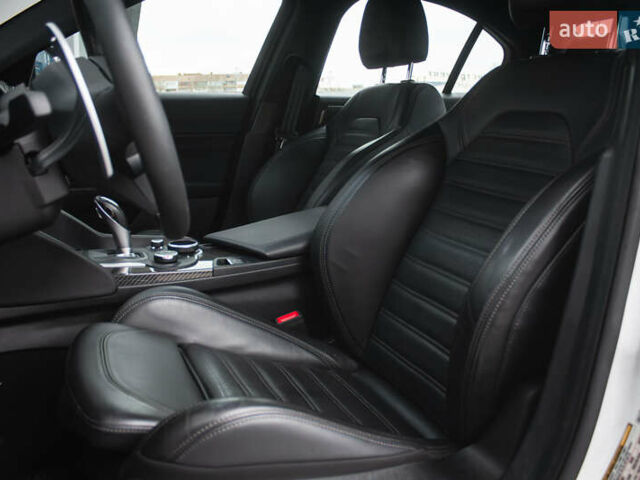 Белый Альфа Ромео Джулия, объемом двигателя 2 л и пробегом 21 тыс. км за 25500 $, фото 9 на Automoto.ua