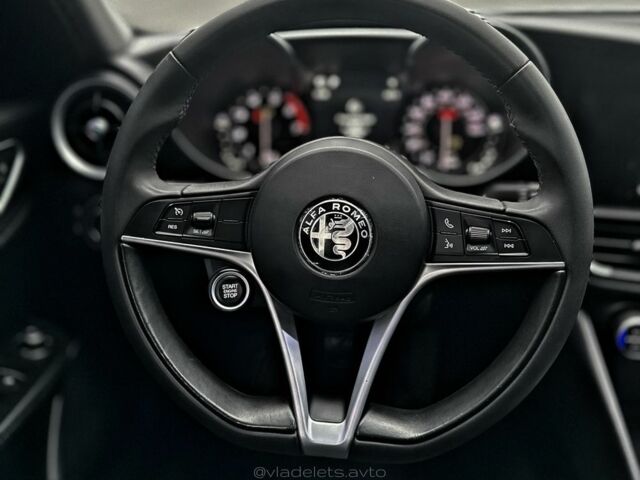 Білий Альфа Ромео Джулія, об'ємом двигуна 2 л та пробігом 109 тис. км за 19999 $, фото 13 на Automoto.ua