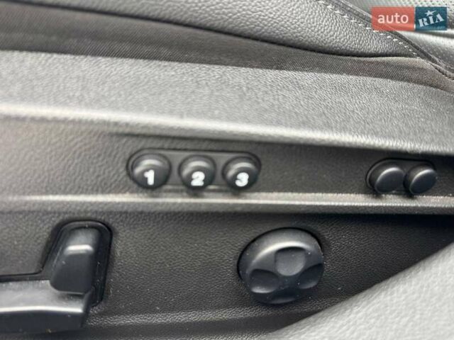 Белый Альфа Ромео Джулия, объемом двигателя 2 л и пробегом 105 тыс. км за 21990 $, фото 13 на Automoto.ua