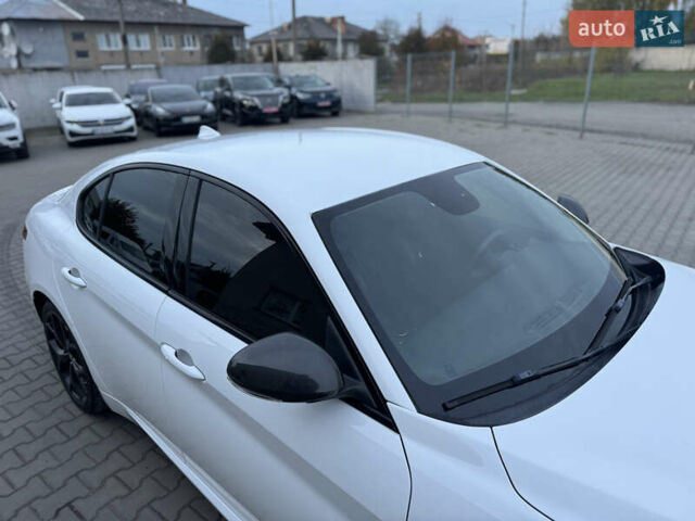 Альфа Ромео Джулия 2019 в Луцке на Automoto.ua Белый Альфа Ромео Джулия, объемом двигателя 2 л и пробегом 177 тыс. км за 15000 $, фото 11 на Automoto.ua