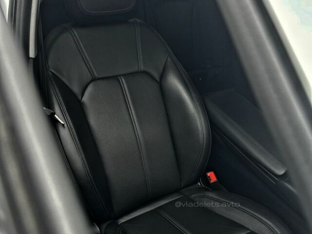 Білий Альфа Ромео Джулія, об'ємом двигуна 2 л та пробігом 109 тис. км за 19999 $, фото 8 на Automoto.ua