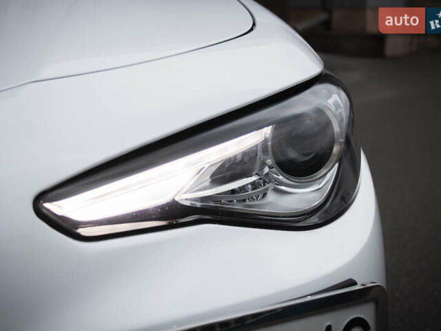 Белый Альфа Ромео Джулия, объемом двигателя 2 л и пробегом 21 тыс. км за 25500 $, фото 41 на Automoto.ua