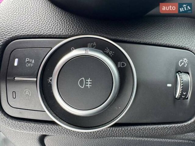 Белый Альфа Ромео Джулия, объемом двигателя 2 л и пробегом 105 тыс. км за 21990 $, фото 14 на Automoto.ua