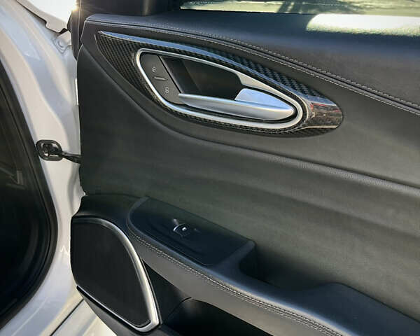 Білий Альфа Ромео Джулія, об'ємом двигуна 2 л та пробігом 103 тис. км за 22900 $, фото 32 на Automoto.ua