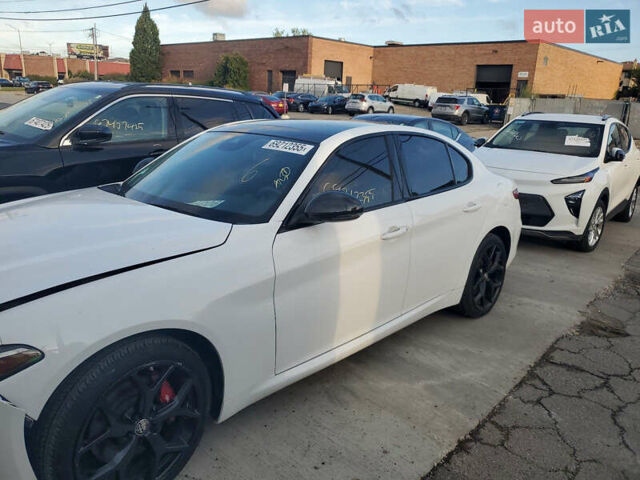 Альфа Ромео Джулія 2020 у Києві на Automoto.ua Білий Альфа Ромео Джулія, об'ємом двигуна 2 л та пробігом 50 тис. км за 18650 $, фото 15 на Automoto.ua