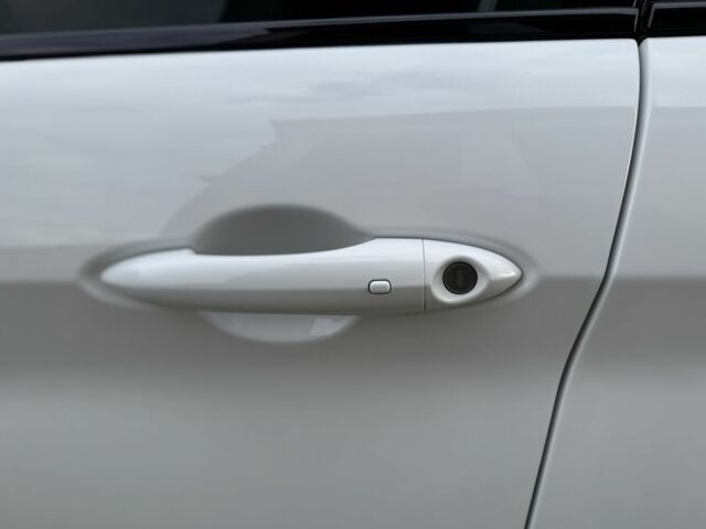 Белый Альфа Ромео Джулия, объемом двигателя 2 л и пробегом 110 тыс. км за 25000 $, фото 12 на Automoto.ua