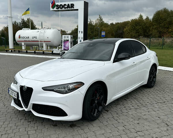 Альфа Ромео Джулія 2020 у Львові на Automoto.ua Білий Альфа Ромео Джулія, об'ємом двигуна 2 л та пробігом 40 тис. км за 24000 $, фото 2 на Automoto.ua