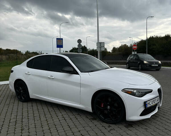 Альфа Ромео Джулія 2020 у Львові на Automoto.ua Білий Альфа Ромео Джулія, об'ємом двигуна 2 л та пробігом 40 тис. км за 24000 $, фото 10 на Automoto.ua