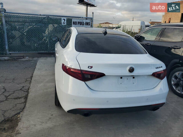 Альфа Ромео Джулія 2020 у Києві на Automoto.ua Білий Альфа Ромео Джулія, об'ємом двигуна 2 л та пробігом 50 тис. км за 18650 $, фото 12 на Automoto.ua