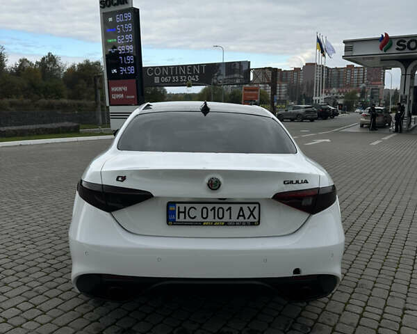 Альфа Ромео Джулія 2020 у Львові на Automoto.ua Білий Альфа Ромео Джулія, об'ємом двигуна 2 л та пробігом 40 тис. км за 24000 $, фото 7 на Automoto.ua