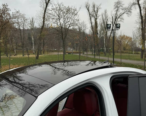 Білий Альфа Ромео Джулія, об'ємом двигуна 2 л та пробігом 40 тис. км за 22999 $, фото 116 на Automoto.ua