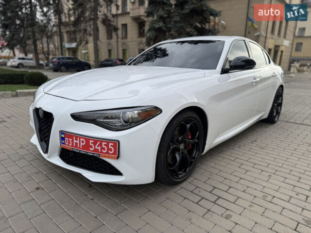 Білий Альфа Ромео Джулія, об'ємом двигуна 2 л та пробігом 110 тис. км за 19000 $, фото 21 на Automoto.ua