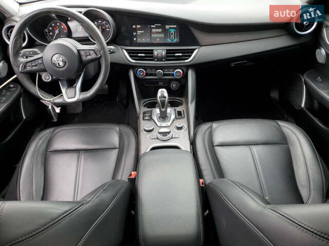 Альфа Ромео Джулія 2020 у Києві на Automoto.ua Білий Альфа Ромео Джулія, об'ємом двигуна 2 л та пробігом 50 тис. км за 18650 $, фото 7 на Automoto.ua