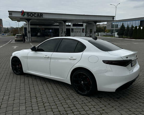 Альфа Ромео Джулія 2020 у Львові на Automoto.ua Білий Альфа Ромео Джулія, об'ємом двигуна 2 л та пробігом 40 тис. км за 24000 $, фото 5 на Automoto.ua