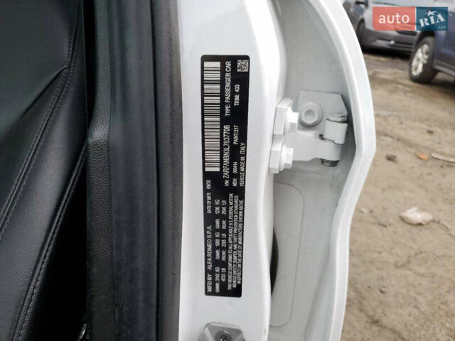 Альфа Ромео Джулія 2020 у Києві на Automoto.ua Білий Альфа Ромео Джулія, об'ємом двигуна 2 л та пробігом 50 тис. км за 18650 $, фото 10 на Automoto.ua