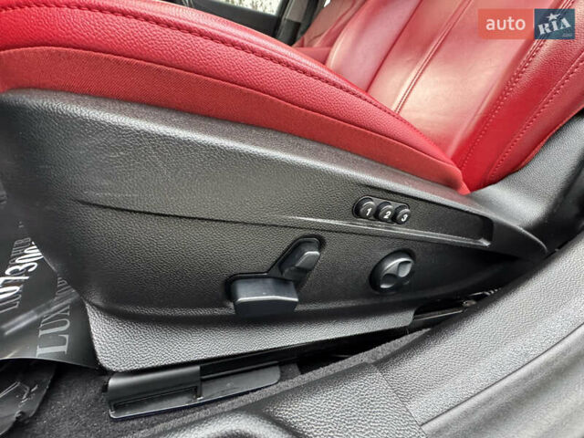 Білий Альфа Ромео Джулія, об'ємом двигуна 2 л та пробігом 40 тис. км за 22999 $, фото 41 на Automoto.ua