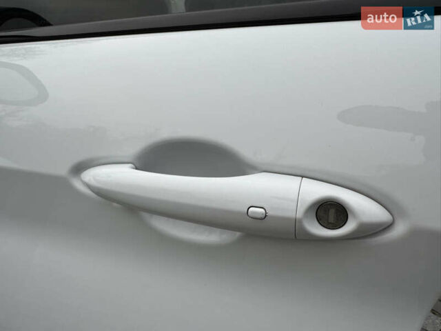 Білий Альфа Ромео Джулія, об'ємом двигуна 2 л та пробігом 40 тис. км за 22999 $, фото 115 на Automoto.ua