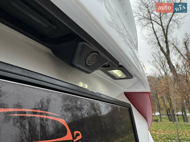 Білий Альфа Ромео Джулія, об'ємом двигуна 2 л та пробігом 40 тис. км за 22999 $, фото 103 на Automoto.ua