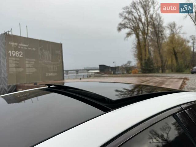 Белый Альфа Ромео Джулия, объемом двигателя 2 л и пробегом 40 тыс. км за 24999 $, фото 90 на Automoto.ua