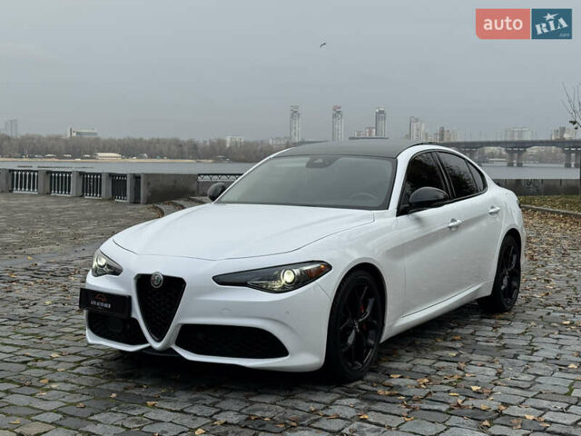 Білий Альфа Ромео Джулія, об'ємом двигуна 2 л та пробігом 40 тис. км за 22999 $, фото 54 на Automoto.ua