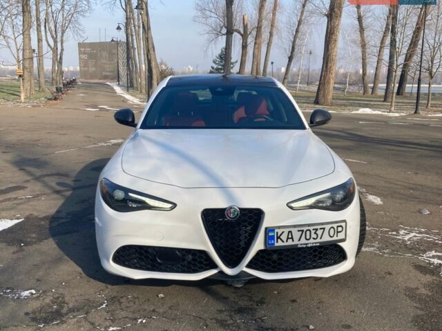 Белый Альфа Ромео Джулия, объемом двигателя 2 л и пробегом 78 тыс. км за 22900 $, фото 17 на Automoto.ua
