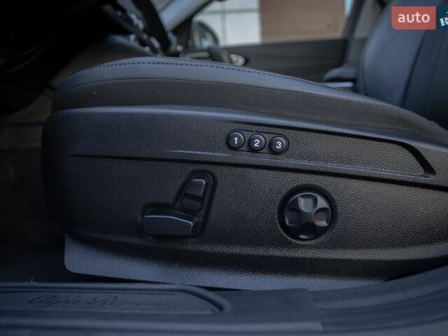 Белый Альфа Ромео Джулия, объемом двигателя 2 л и пробегом 82 тыс. км за 23800 $, фото 34 на Automoto.ua